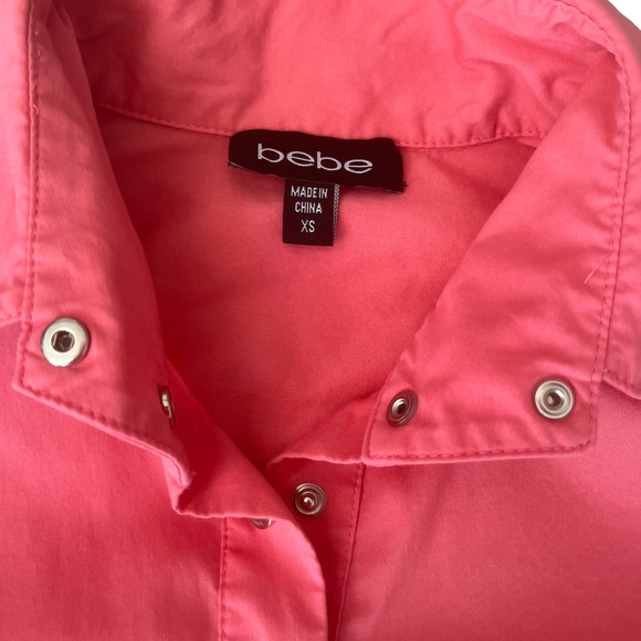 Bebe Coral Snap Up Blouse, Size XS - Picture 5 of 5